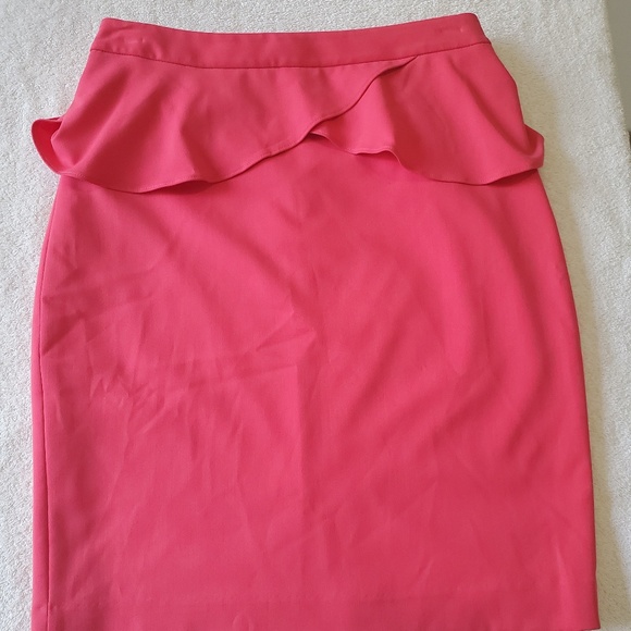 Express Hot Pink Skirt - Picture 2 of 10